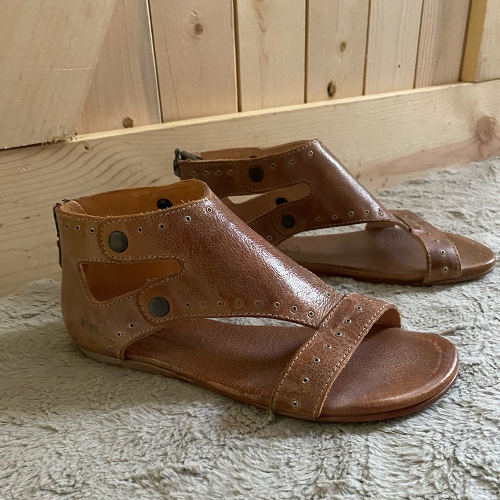 6.5, never worn, sandal